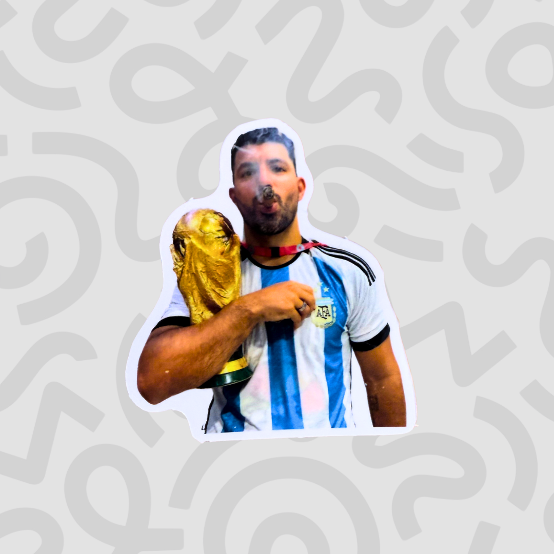 Kun Aguero con la copa